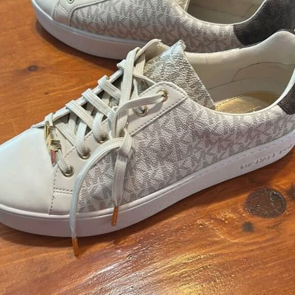 Michael Kors white MK logo sneakers with gold accents Size 9M - Picture 2 of 7